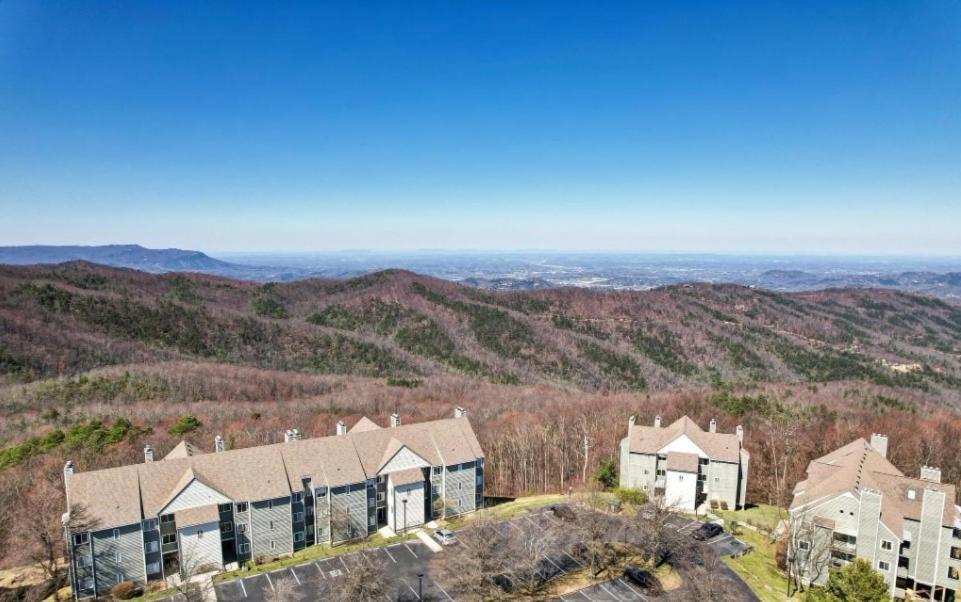 New- Lovely 2-Bdr2Bath Gatlinburg Condo With Resort Indoor Pool Hot Tub Wi-Fi, Great Location Buitenkant foto
